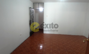 VENDO CASA EN LA URB. EDUCADORES CERCA A LA UCV - PIURA