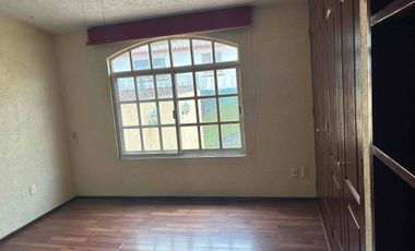 Venta de casa en Hacienda del bosque Metepec