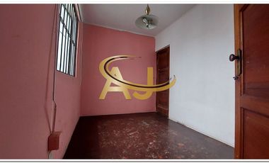 Hermosa casa a una cuadra del Malecón de Chorrillos.