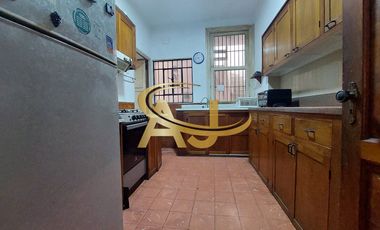 Hermosa casa a una cuadra del Malecón de Chorrillos.