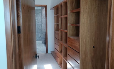 RESIDENCIA EN VENTA ZONA VALLES