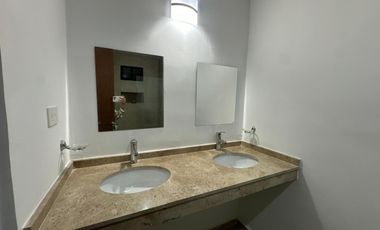 Casa de 1 piso, con 3 recámaras y piscina.
