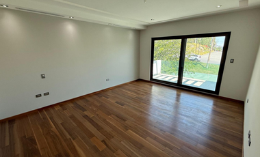 RESIDENCIA EN VENTA ZONA VALLES