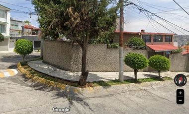 Casa con terreno excedente