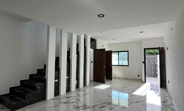 Casa nueva en venta en Boca del Río, Colonia El Morro, a solo 5 cuadras de la playa, 3 recámaras, con acabados de lujo.