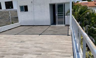 Casa con alberca en Club de Golf