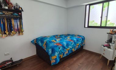 DEPARTAMENTO DÚPLEX EN SAN BORJA – AMPLIO Y LISTO PARA VIVIR/VISTA EXTERNA 4 DORMITORIOS Y BALCON