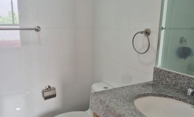 DEPARTAMENTO DÚPLEX EN SAN BORJA – AMPLIO Y LISTO PARA VIVIR/VISTA EXTERNA 4 DORMITORIOS Y BALCON