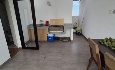 DEPARTAMENTO DÚPLEX EN SAN BORJA – AMPLIO Y LISTO PARA VIVIR/VISTA EXTERNA 4 DORMITORIOS Y BALCON