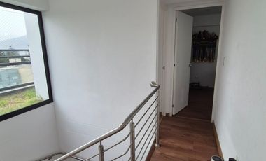DEPARTAMENTO DÚPLEX EN SAN BORJA – AMPLIO Y LISTO PARA VIVIR/VISTA EXTERNA 4 DORMITORIOS Y BALCON