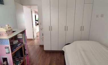 DEPARTAMENTO DÚPLEX EN SAN BORJA – AMPLIO Y LISTO PARA VIVIR/VISTA EXTERNA 4 DORMITORIOS Y BALCON