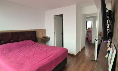 DEPARTAMENTO DÚPLEX EN SAN BORJA – AMPLIO Y LISTO PARA VIVIR/VISTA EXTERNA 4 DORMITORIOS Y BALCON