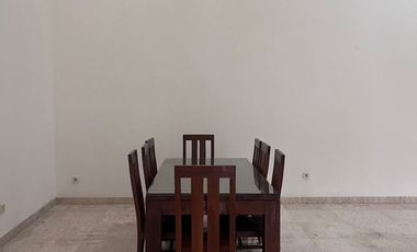 Sewa Rumah di Kemang Jakarta Selatan ada Kolam Renang