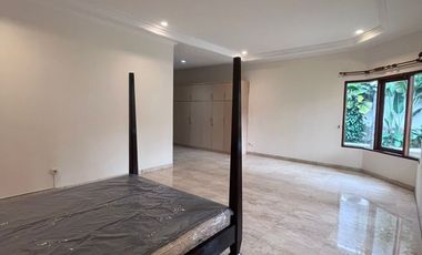 Sewa Rumah di Kemang Jakarta Selatan ada Kolam Renang