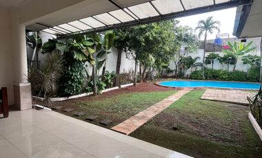 Sewa Rumah di Kemang Jakarta Selatan ada Kolam Renang