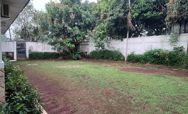 Sewa Rumah di Kemang Jakarta Selatan ada Kolam Renang