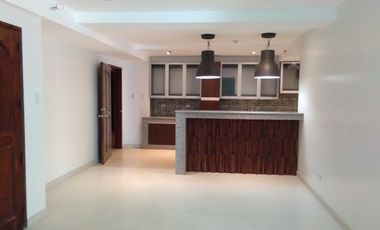3BR Condo with Balcony & Parking FOR SALE in Wack Wack Twin Towers Condo in Mandaluyong