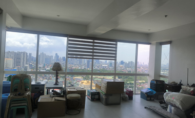 3BR Condo with Balcony & Parking FOR SALE in Wack Wack Twin Towers Condo in Mandaluyong