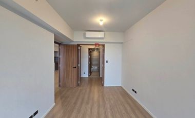 2 Bedrooms w/  Balcony Semi Furnished For Rent at Shang Residences Wack Wack Mandaluyong