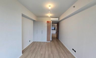 2 Bedrooms w/  Balcony Semi Furnished For Rent at Shang Residences Wack Wack Mandaluyong