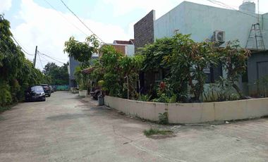 Dijual rumah hoek di cinere dalam cluster, harga 1 milyar an, lingkungan asri bebas banjir lokasi strategis, parkir luas, 1 km dari pintu tol Brigif