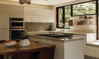 Casa en Arriendo en Palmas ,Poblado Medellin