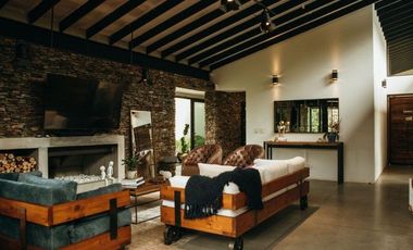 Casa en Arriendo en Palmas ,Poblado Medellin