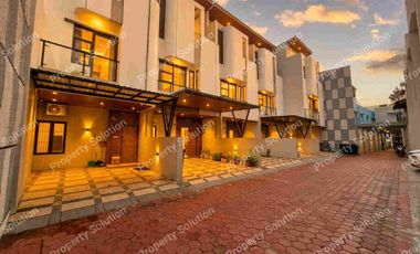 DE GROVE ESTATE RUMAH BARU DITENGAH KOTA