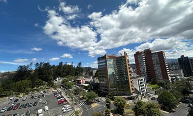DEPARTAMENTO DE RENTA, GONZALEZ SUAREZ CON LINEA BLANCA O AMOBLADO