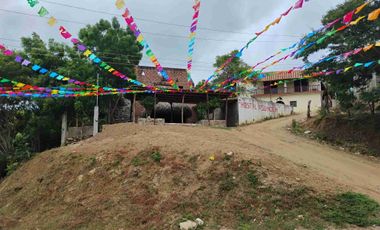 Terreno en la entrada de VENTANILLA  OAXACA de 30 x 25 Metros.