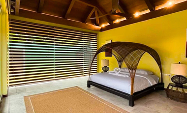 𝗙𝗼𝗿 𝗦𝗮𝗹𝗲: 𝗕𝗮𝗹𝗶𝗻𝗲𝘀𝗲-𝗜𝗻𝘀𝗽𝗶𝗿𝗲𝗱 𝗨𝗿𝗯𝗮𝗻 𝗩𝗶𝗹𝗹𝗮 𝗶𝗻 𝗗𝘂𝗺𝗮𝗴𝘂𝗲𝘁𝗲 𝗖𝗶𝘁𝘆