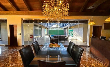 𝗙𝗼𝗿 𝗦𝗮𝗹𝗲: 𝗕𝗮𝗹𝗶𝗻𝗲𝘀𝗲-𝗜𝗻𝘀𝗽𝗶𝗿𝗲𝗱 𝗨𝗿𝗯𝗮𝗻 𝗩𝗶𝗹𝗹𝗮 𝗶𝗻 𝗗𝘂𝗺𝗮𝗴𝘂𝗲𝘁𝗲 𝗖𝗶𝘁𝘆