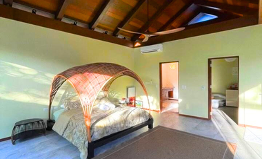 𝗙𝗼𝗿 𝗦𝗮𝗹𝗲: 𝗕𝗮𝗹𝗶𝗻𝗲𝘀𝗲-𝗜𝗻𝘀𝗽𝗶𝗿𝗲𝗱 𝗨𝗿𝗯𝗮𝗻 𝗩𝗶𝗹𝗹𝗮 𝗶𝗻 𝗗𝘂𝗺𝗮𝗴𝘂𝗲𝘁𝗲 𝗖𝗶𝘁𝘆