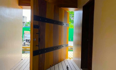 𝗙𝗼𝗿 𝗦𝗮𝗹𝗲: 𝗕𝗮𝗹𝗶𝗻𝗲𝘀𝗲-𝗜𝗻𝘀𝗽𝗶𝗿𝗲𝗱 𝗨𝗿𝗯𝗮𝗻 𝗩𝗶𝗹𝗹𝗮 𝗶𝗻 𝗗𝘂𝗺𝗮𝗴𝘂𝗲𝘁𝗲 𝗖𝗶𝘁𝘆