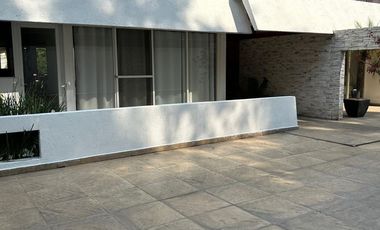 Casa en venta en Circuito Ingenieros, en cerrada con caseta de vigilancia