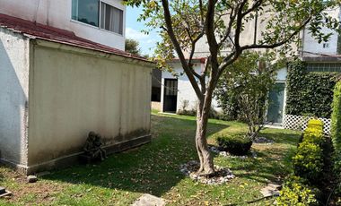 Casa en venta en Circuito Ingenieros, en cerrada con caseta de vigilancia