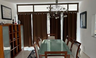 Casa en venta en Circuito Ingenieros, en cerrada con caseta de vigilancia