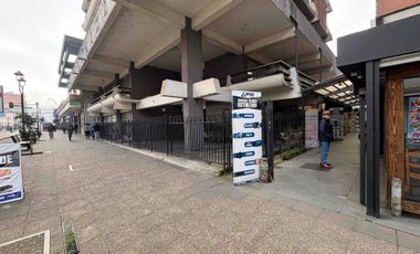 Se arrienda local comercial con excelente ubicación en centro de Temuco