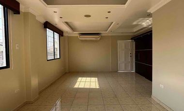 Departamento de 3 Dormitorios en Cdla Privada Girasoles (Ceibos)