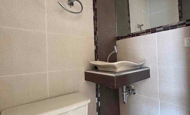 Departamento de 3 Dormitorios en Cdla Privada Girasoles (Ceibos)