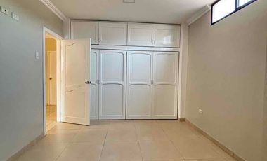 Departamento de 3 Dormitorios en Cdla Privada Girasoles (Ceibos)