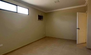 Departamento de 3 Dormitorios en Cdla Privada Girasoles (Ceibos)