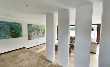 Imponente casa solida recepcion final 7d 6b piscina quincho Condominio Batuco