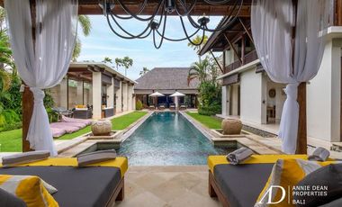 FREEHOLD | LUXURY VILLA IN A PRESTIGIOUS ESTATE IN SEMINYAK