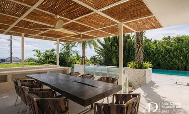 FREEHOLD | MODERN DESIGN VILLA WITH ROOFTOP & OCEAN VIEWS