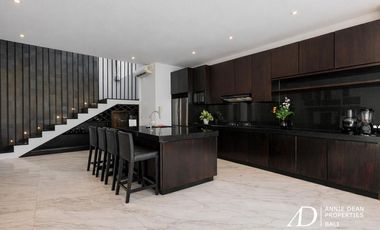 FREEHOLD | MODERN DESIGN VILLA WITH ROOFTOP & OCEAN VIEWS