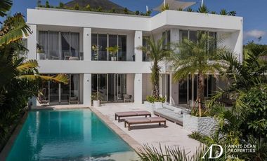 FREEHOLD | MODERN DESIGN VILLA WITH ROOFTOP & OCEAN VIEWS