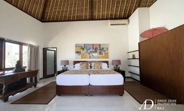 FREEHOLD | BALINESE-STYLE VILLA WITHIN GATED ESTATE IN PERERENAN