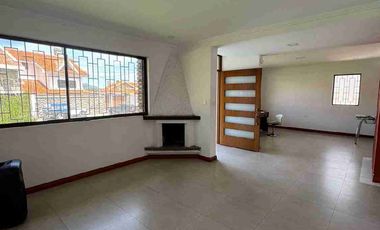 Vendo casa sector av de las Américas