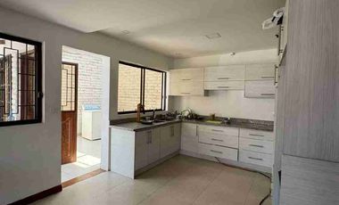 Vendo casa sector av de las Américas